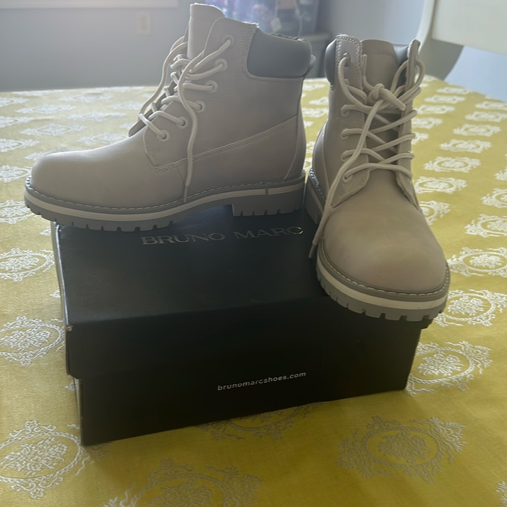Women’s Faux Fur Winter Boots NEW
